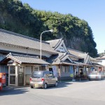 ＪＲ豊後竹田駅と竹田駅前バス停の画像