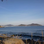 生の松原から見る糸島半島の山々