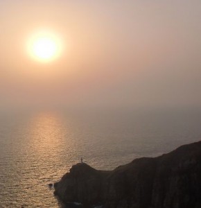 大瀬崎灯台の夕日１の画像