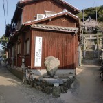 姫島神社参道入口の鳥居をくぐってすぐの分岐の画像
