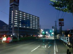ＪＲ小森江駅前の国道３号線の画像