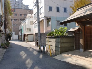 西小倉駅前の妙浄寺前の長崎街道の画像