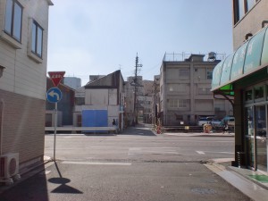 西小倉駅近くの長崎街道に国道199号線が横切る地点の画像