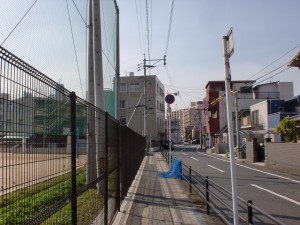 長崎街道小倉城下の清水小学校グラウンド横の画像