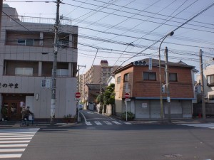 長崎街道小倉城下の清水小学校先の交差点の画像