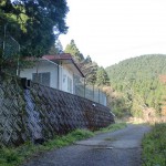 人形石山登山道入口手前の浄水施設の付近の画像