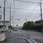 国道11号線から豊受神社に入る交差点の信号地点の画像
