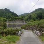 丹波バス停から弘法大師の網掛け石に行く途中にある橋