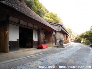 継桜王子のすぐそばにある古い町並み（熊野古道）