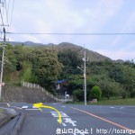大野浦駅から経小屋山の登山口に行く途中のＴ字路