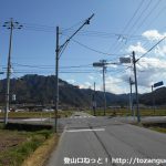上田電鉄の舞田駅前の車道が県道８２号線に交わる交差点