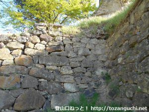 上田城の真田時代と仙石時代の積み跡がわかる石垣の境界