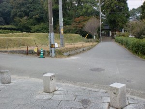 天拝山への遊歩道と武蔵寺への分岐の画像