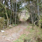 三国山の登山道入口となる林道山口線入口の画像