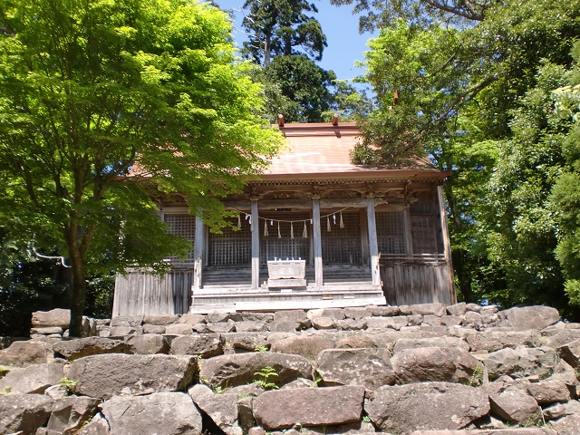 求菩堤山頂に祀られる国玉神社上宮の画像