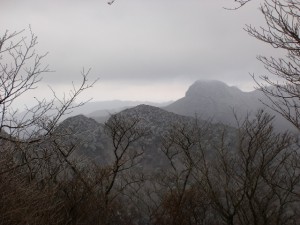 多良岳山頂から見る経ヶ岳の画像