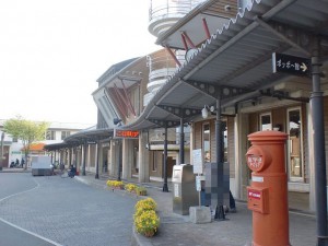 くま川鉄道あさぎり駅と隣接するポッポー館前にあるポッポー館前乗合タクシー停留所の画像