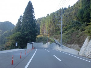 熊野神社参道入口（熊群山登山口）（由布市コミュニティバス阿蘇野コースフリー乗降区間）の画像