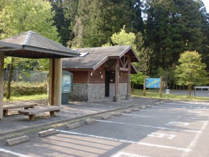 御岳公園（御嶽公園）の駐車場とトイレの画像