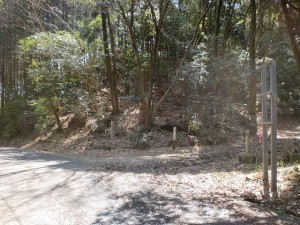岸岳登山道入口（林道浅井谷線終点側）の画像