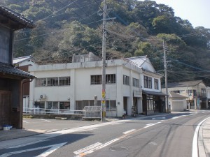 県道281号線の上有田郵便局横の金比羅神社に入るところの画像