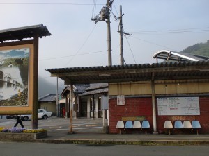 卯之町駅バス停（宇和島バス）の画像