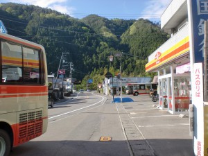 新田バス停（高知高陵交通・津野町町営バス）の画像