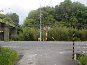 黒川駅前の県道202号線の画像