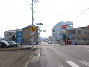 県道18号線沿いの西坂元交差点