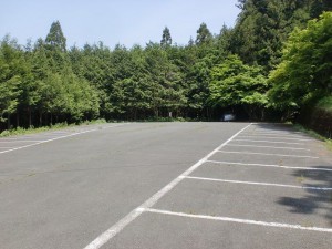 稲荷山公園（神南山登山口）の駐車場