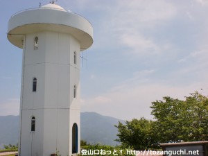 上盛山山頂の灯台型展望台（上関町）