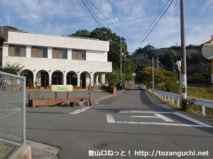 湯浅警察署前の車道