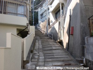 板宿八幡神社への階段