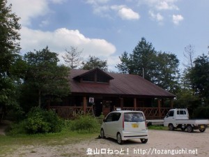 三倉岳県立自然公園のＢコース登山口にあるレストハウス