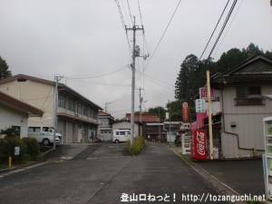 ＪＲ志和口駅前の車道
