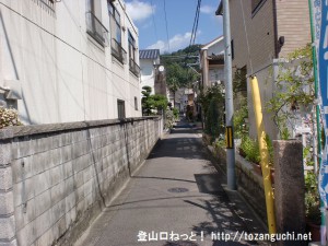 海田市駅から大師寺に行く途中の狭い路地