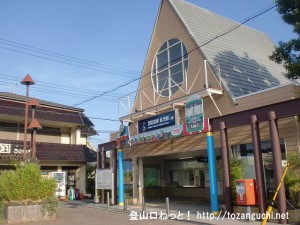 京阪電車の私市駅