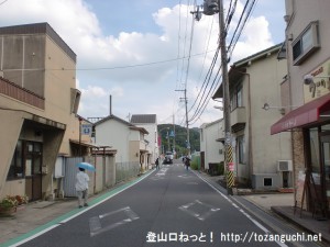 南生駒駅（近鉄生駒線）前の車道