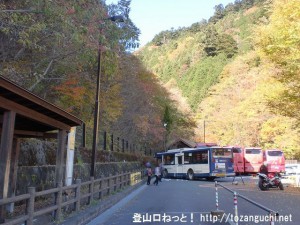 都民の森バス停（西東京バス）