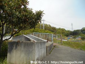 ＪＲ竹沢駅北側の線路上の陸橋