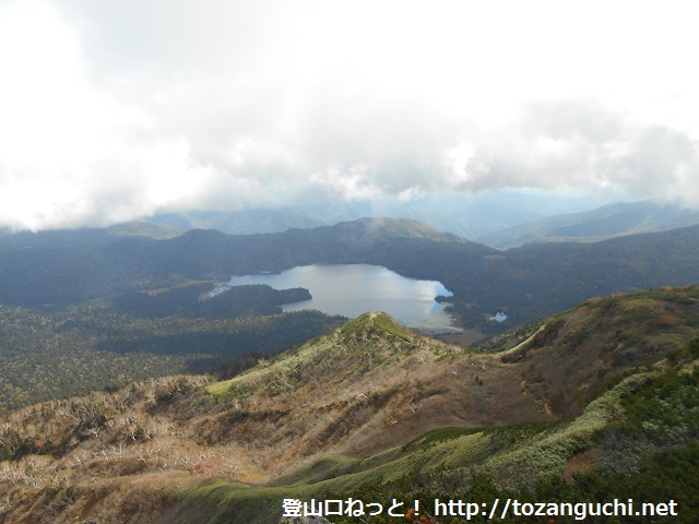 燧ケ岳山頂から見下ろす尾瀬沼