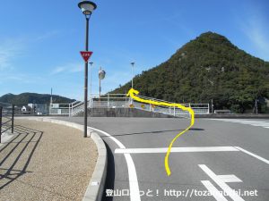 和気駅前の車道を和気富士の方に進み橋を渡る