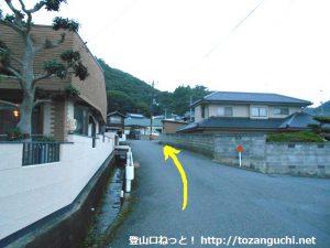 高蔵神社に行く途中の住宅街の小路