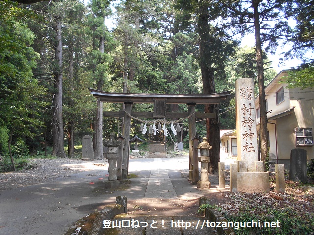 村檜神社の参道入口